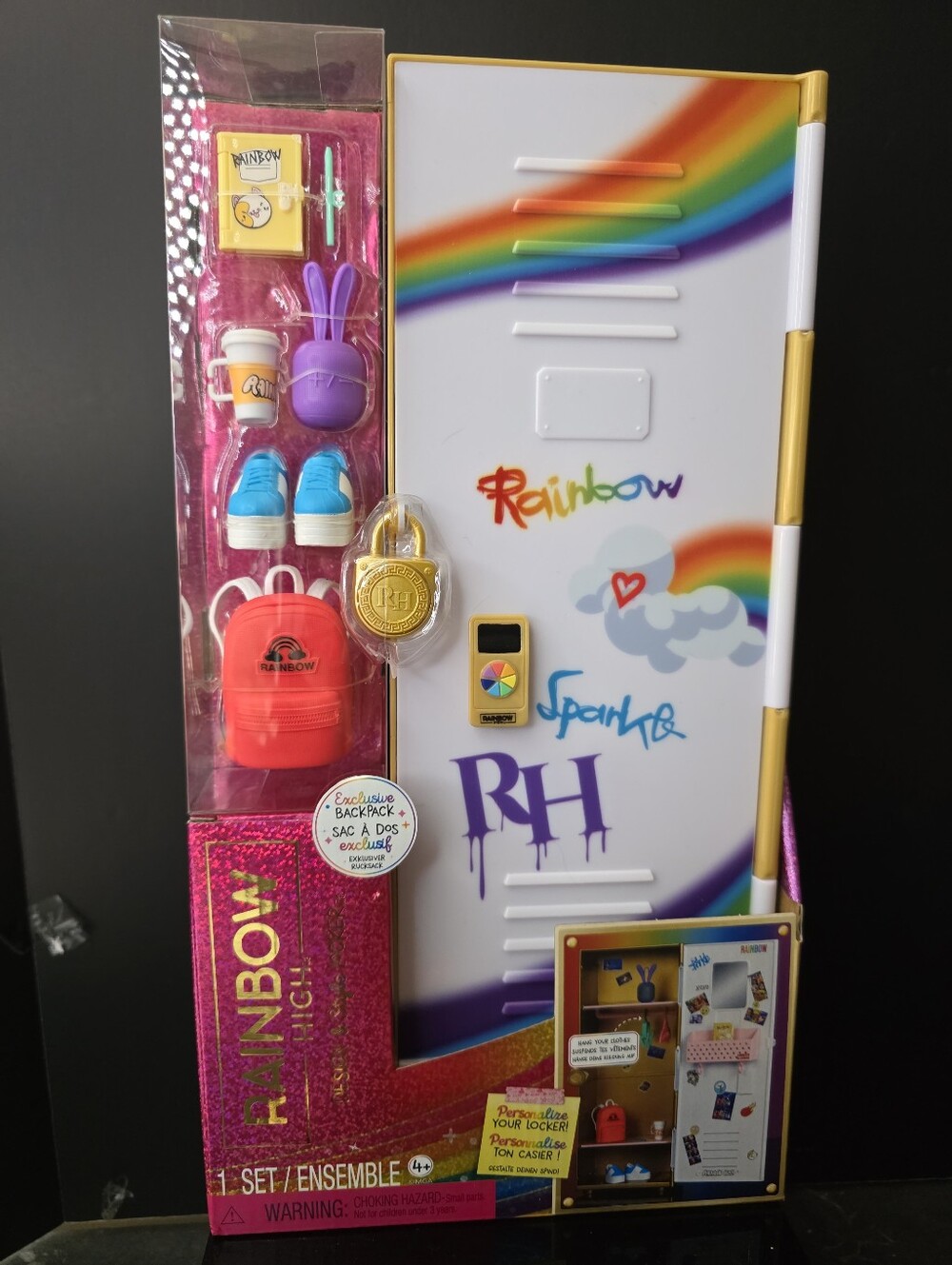 Rainbow High Deluxe Locker Playset Accessories Backpack Shoes NEW